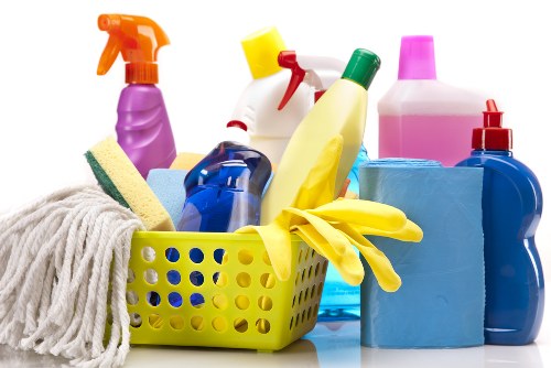 Professional carpets cleaner in SE11 deep cleaning a home carpet